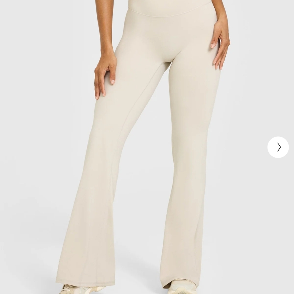 1 Day Left! NWT Oner Active Soft Motion Sand Flare Leggings